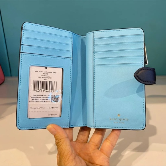 Kate Spade “Ocean Fish” Medium Compact Wallet – Blue Multi 🐠
NWT | MSRP $229 - Picture 4 of 7